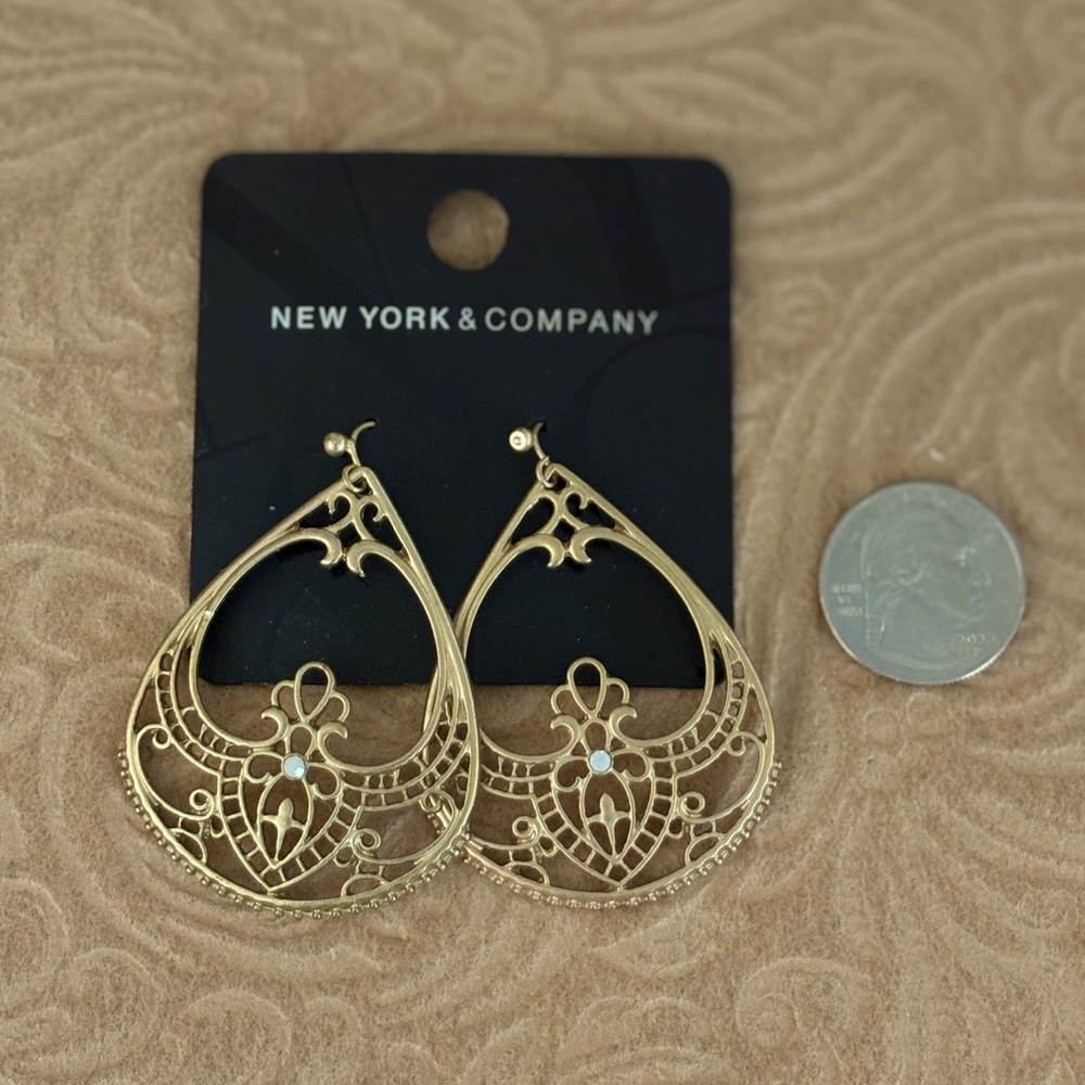 New York & Co gold tone earrings